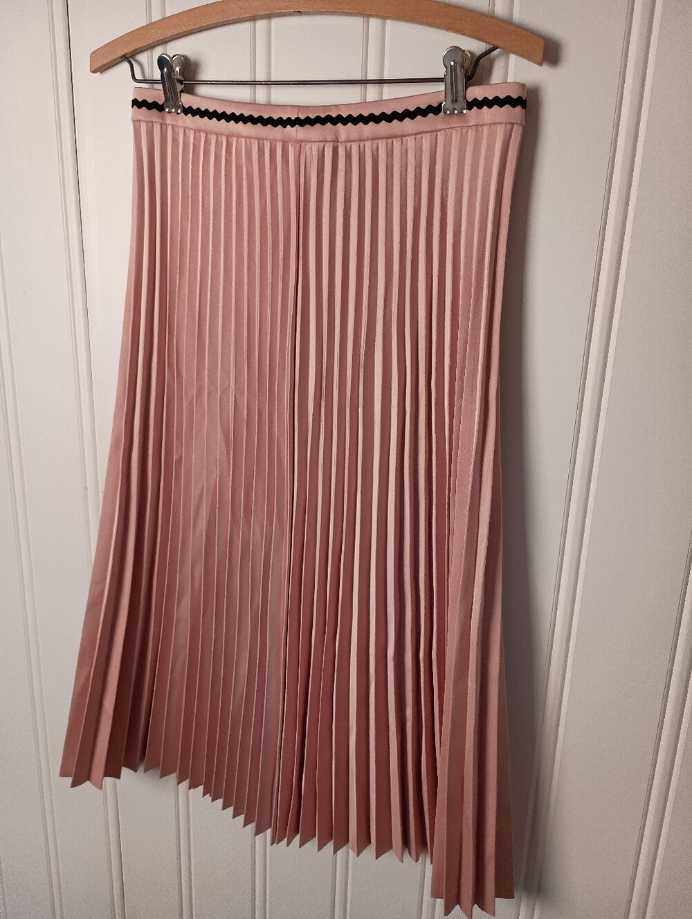 Fun!- Pleated Pink Skirt - Classic A-Line Style- Size S